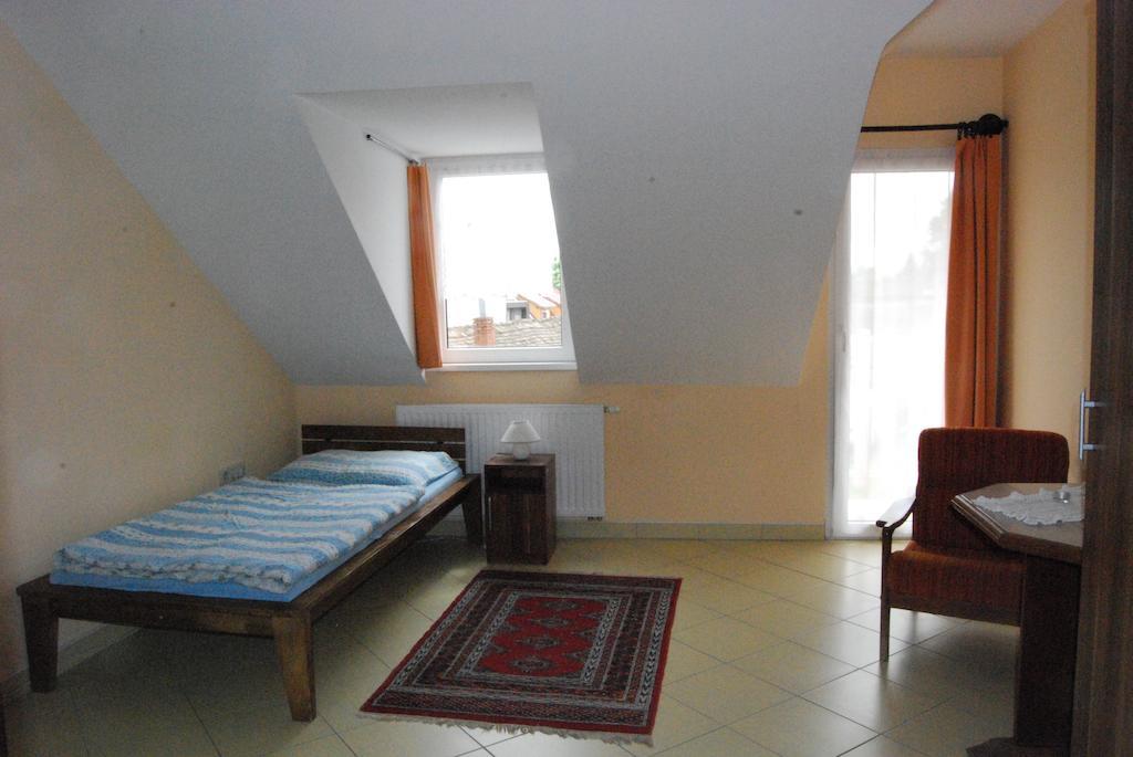 Karavan Panzio Hotel Kecskemet Phòng bức ảnh