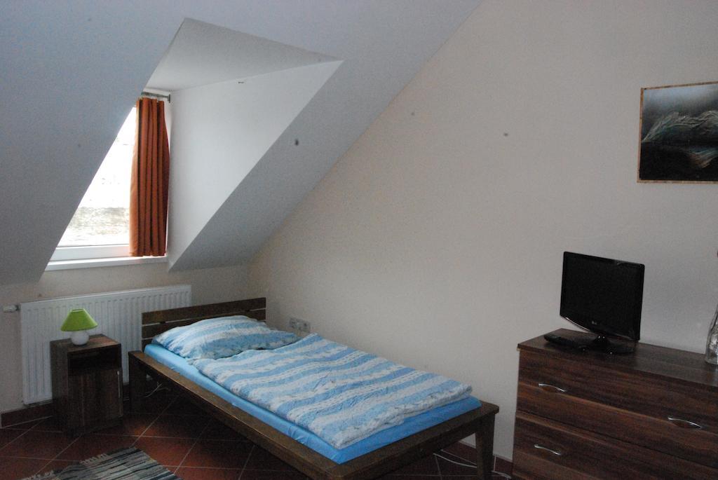 Karavan Panzio Hotel Kecskemet Phòng bức ảnh
